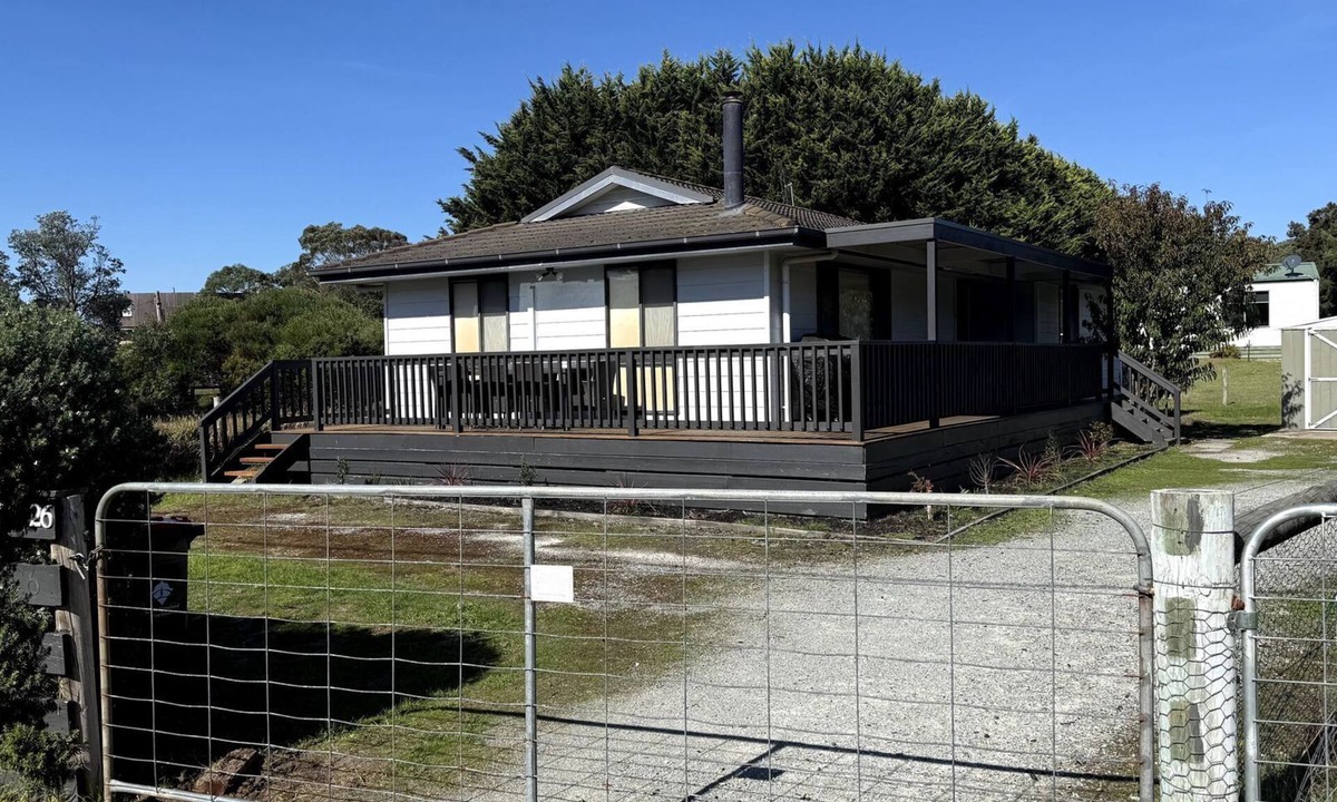 Venus Bay House | Shelby s Lodge- lovely light filled home