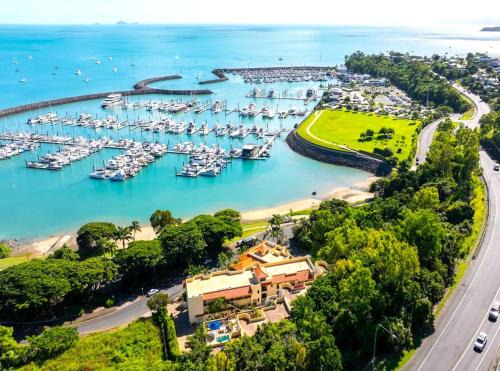 Airlie Beach Resort | Shingley Beach Resort - Whitsundays