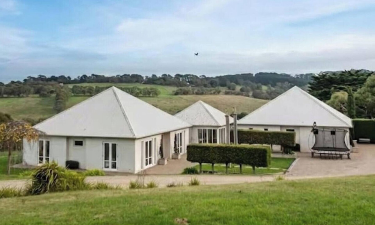 Shoreham House | Shoreham Homestead Walk to Vineyards