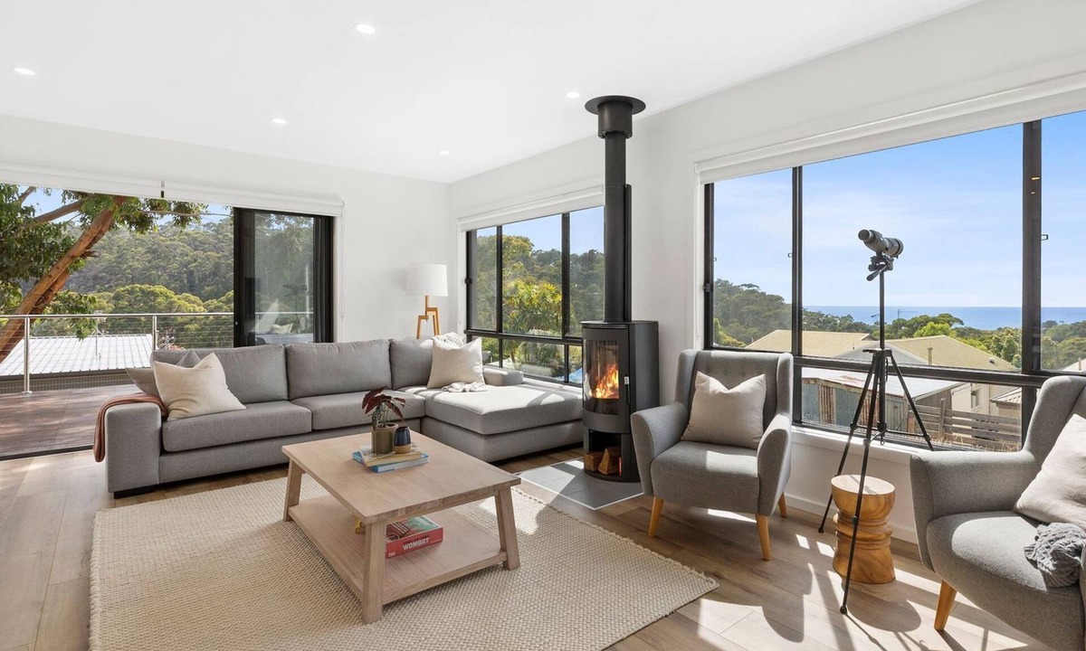 Lorne House | Shoreline, A beautiful, modern 4-bed home with many features for a memorable family vacation