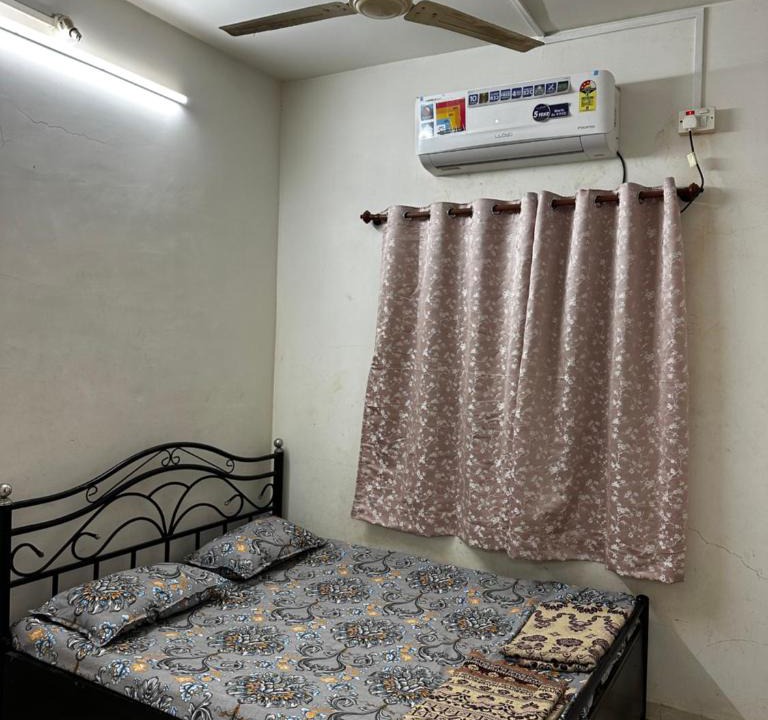 Kolhapur House | Shree Sadguru Krupa Yatri Niwas