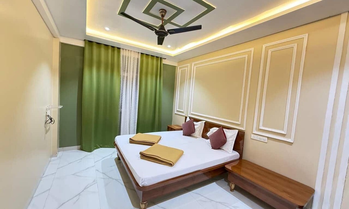 Wai Hotel | Shree Siddhivinyak Executive Lodging