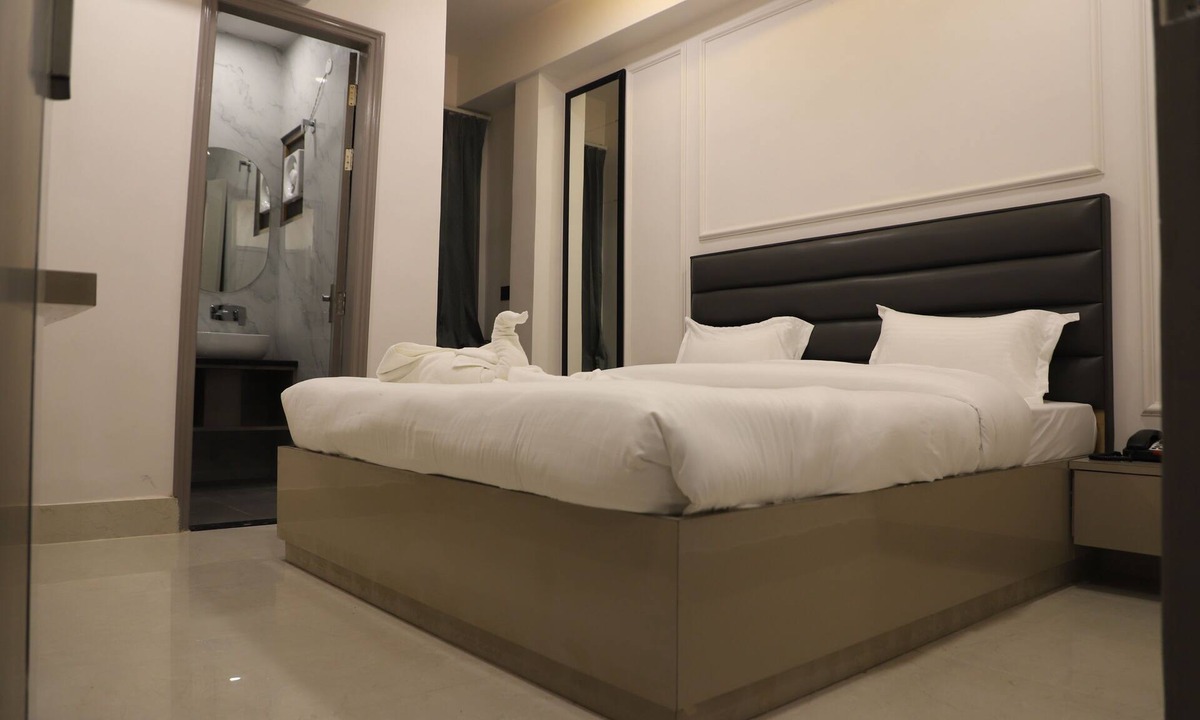 Sirsa Hotel | Shreeja Central