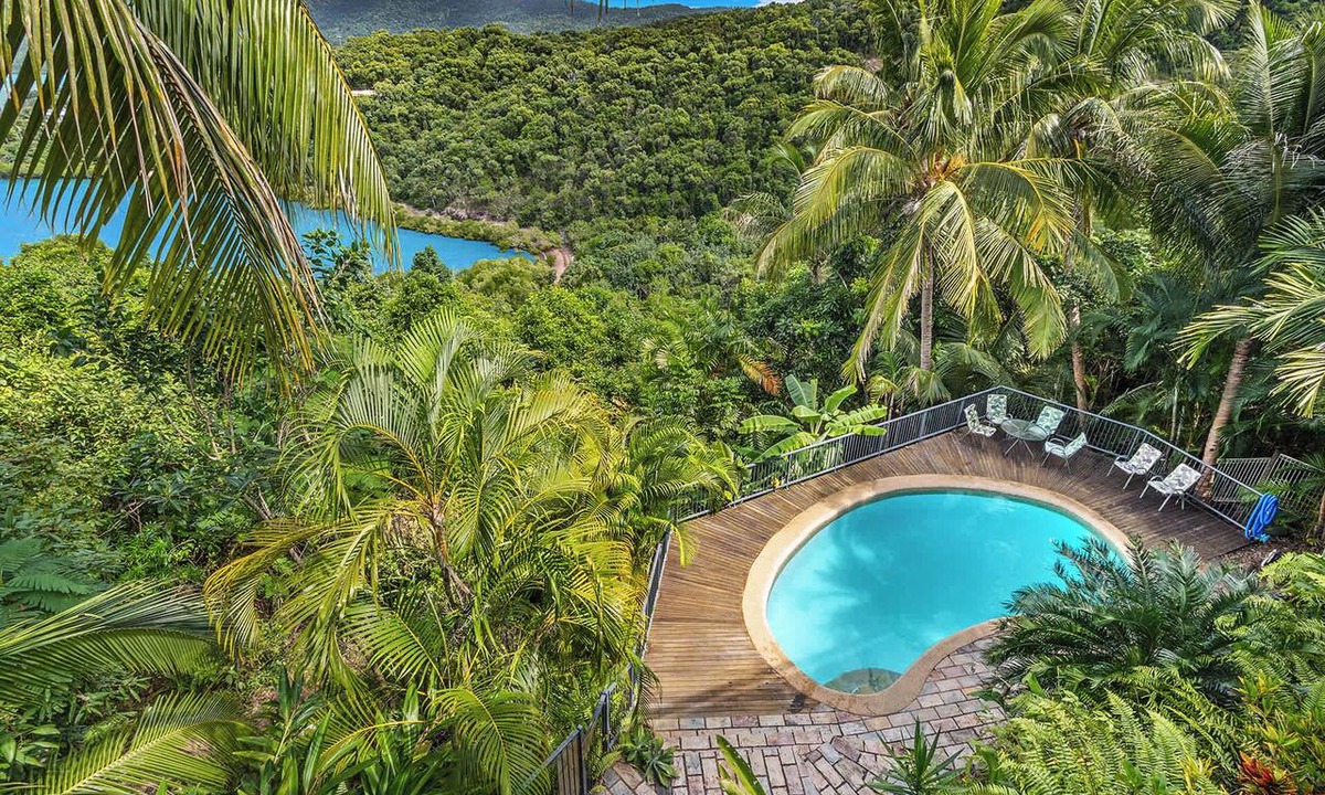 Shute Harbour House | Shutehaven Escape, Home with Pool with Ocean Views