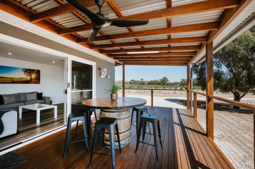Buckaroo House | Silver Oak - Quiet Countryside Cottage by the Vines