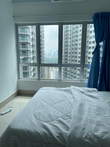 Salak South House | Simple Comforts KL Shared apt