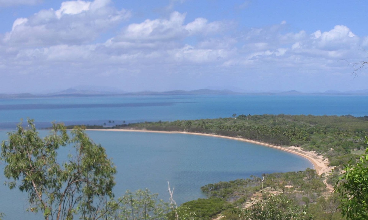 Whitsundays Resort | Sinclair Bay Resort (Unit 2) - Peaceful waterfront retreat on private estate