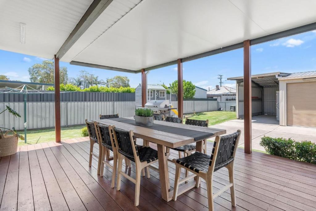 Cessnock House | Sip and Soak Up Summer in the Hunter