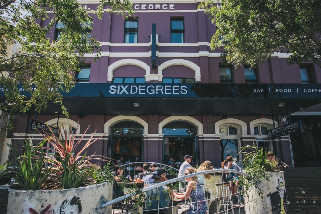 Albany Hotel | Six Degrees Motel