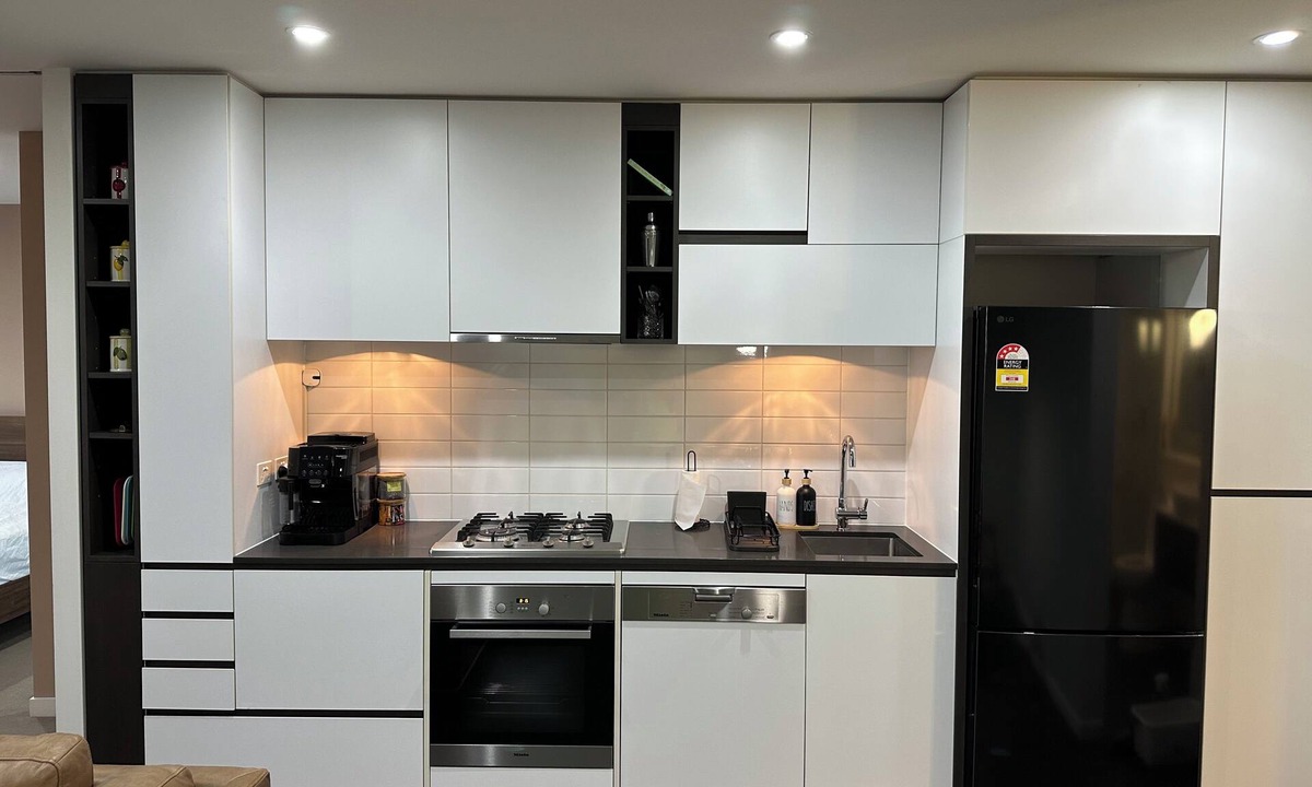 South Yarra Apartment | Sky-High 2 Bedroom 1 Bathroom with 1 Parking I Heart of South Yarra