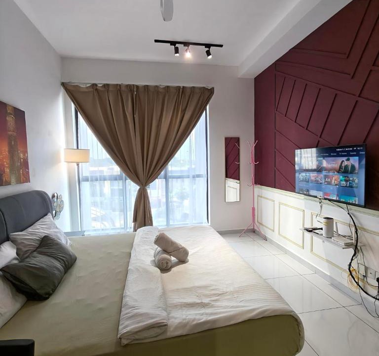 Bukit Indah Apartment | Sky Trees Netflix and Facilities at Bukit Indah