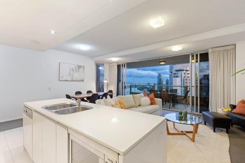Brisbane Central Business District Apartment | Skyline hosted by AAB