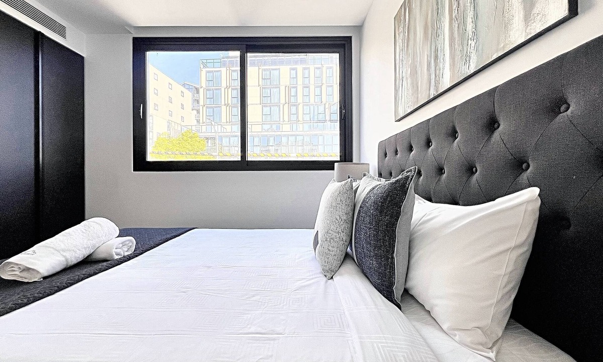 West Melbourne House | Skyline Luxury 5-Level City Stay · Rooftop Terrace