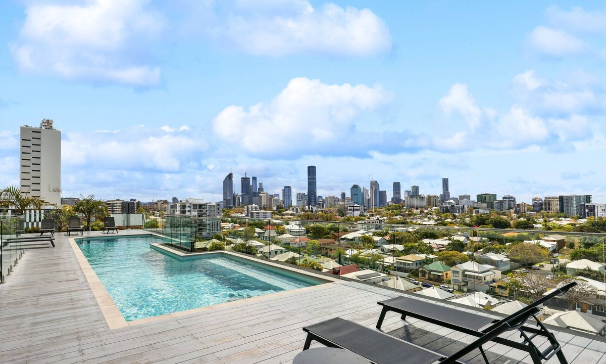 Kangaroo Point Apartment | Sleek 1-Bed With Rooftop Pool & Amazing City Views
