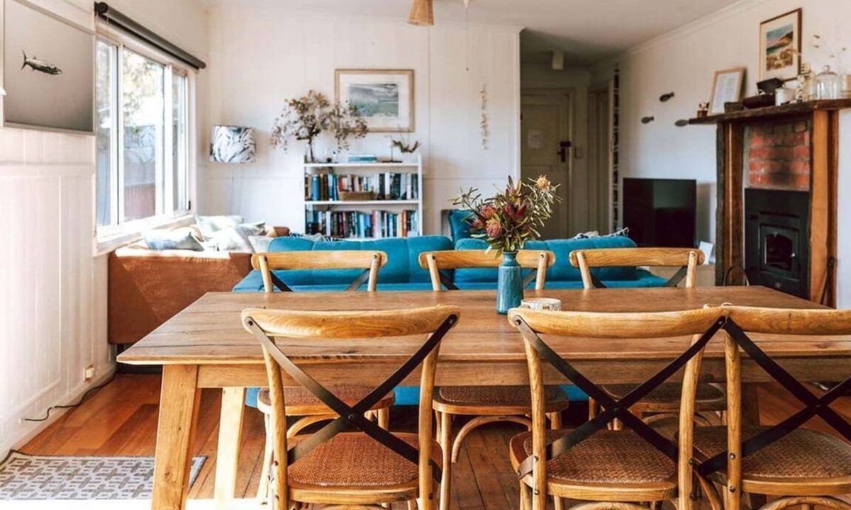 Binalong Bay Apartment | sloop cottage | beachfront | vibes