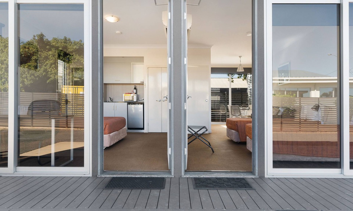 Clermont Hotel | Smart Stayzzz Inns Clermont