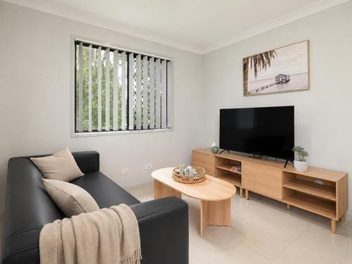 Rocklea Apartment | Smart Suites Self Check-in Apartments - Freney Park Disk Golf Course