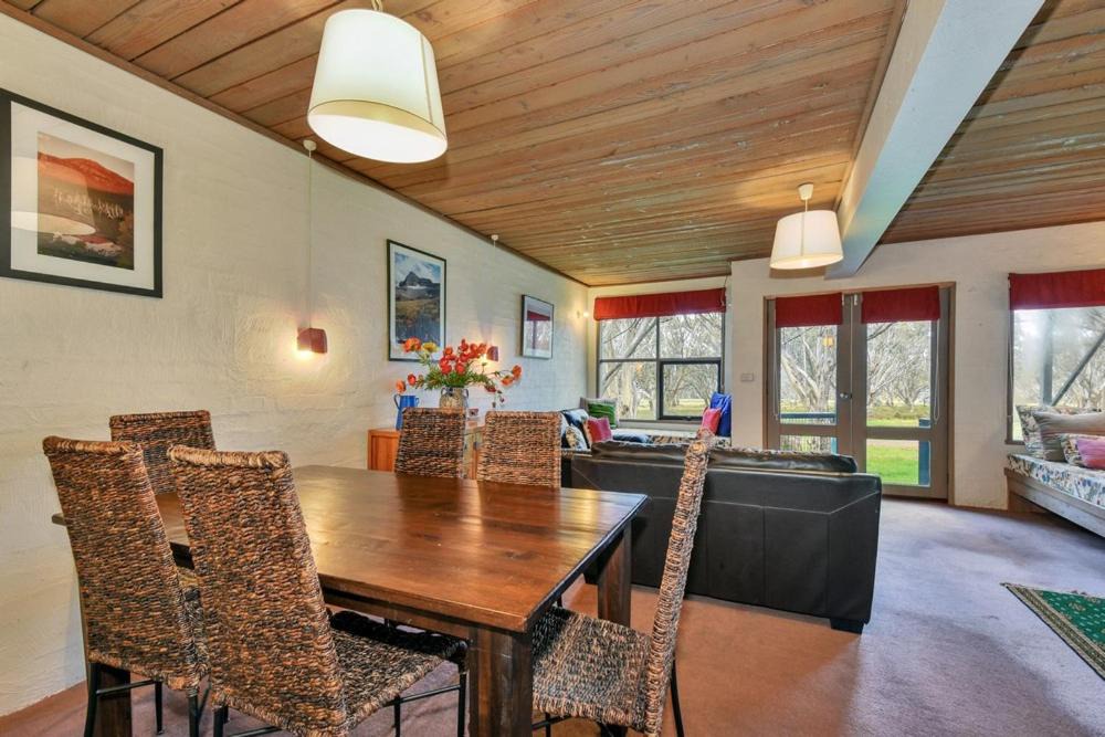 Dinner Plain Apartment | Snowgums 06