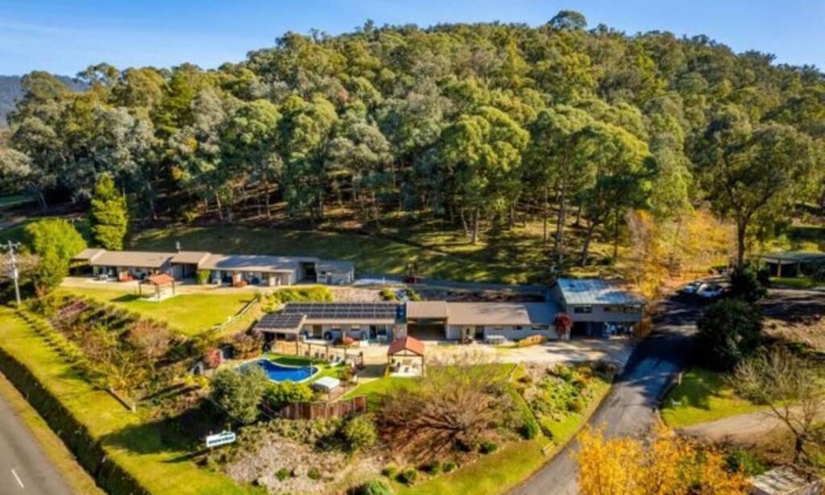 Tawonga South House | Snowview Holiday Units