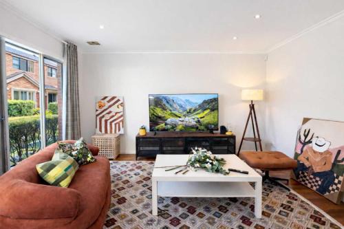 Ivanhoe Villa | Sophisticated Urban Sanctuary Style Meets Conven