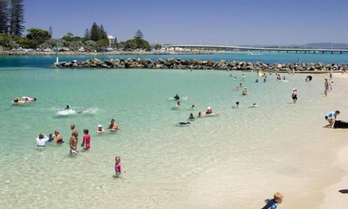 Tuncurry Hotel | South Pacific Palms Motor Inn