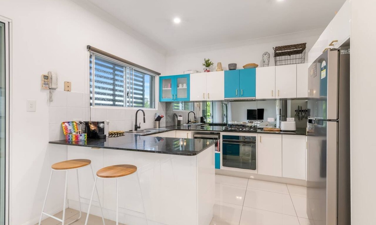 Hamilton Apartment | Spacious 2-Bed with Private Rooftop & BBQ Access