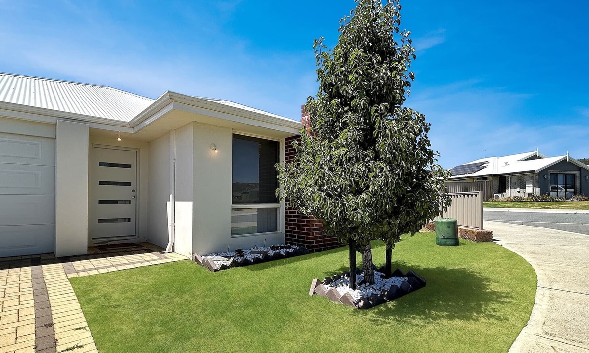 Byford Apartment | Spacious 3-Bed Home in Peaceful Byford