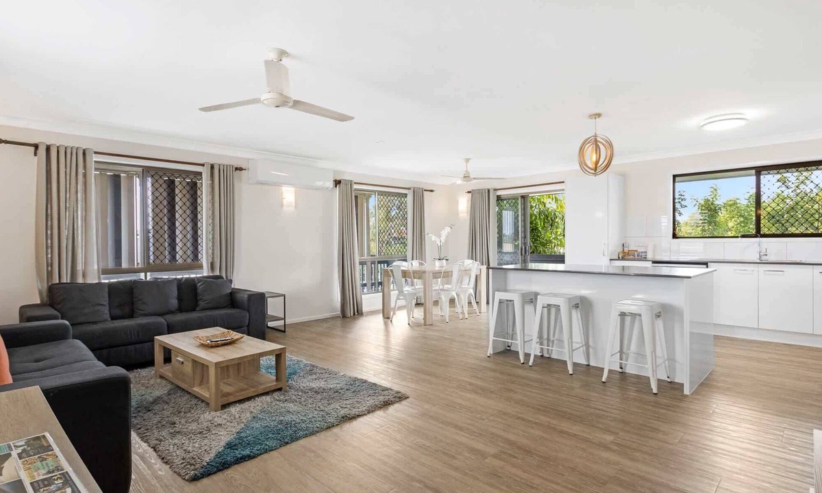 Scarness Apartment | Spacious 3-Bed Home with Balcony in Hervey Bay