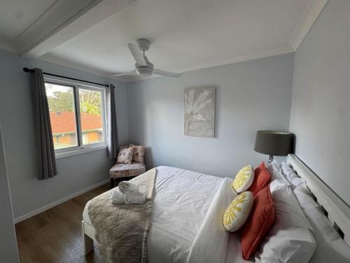 Southport House | Spacious 3BR Home 2 Living Areas Outdoor Seating