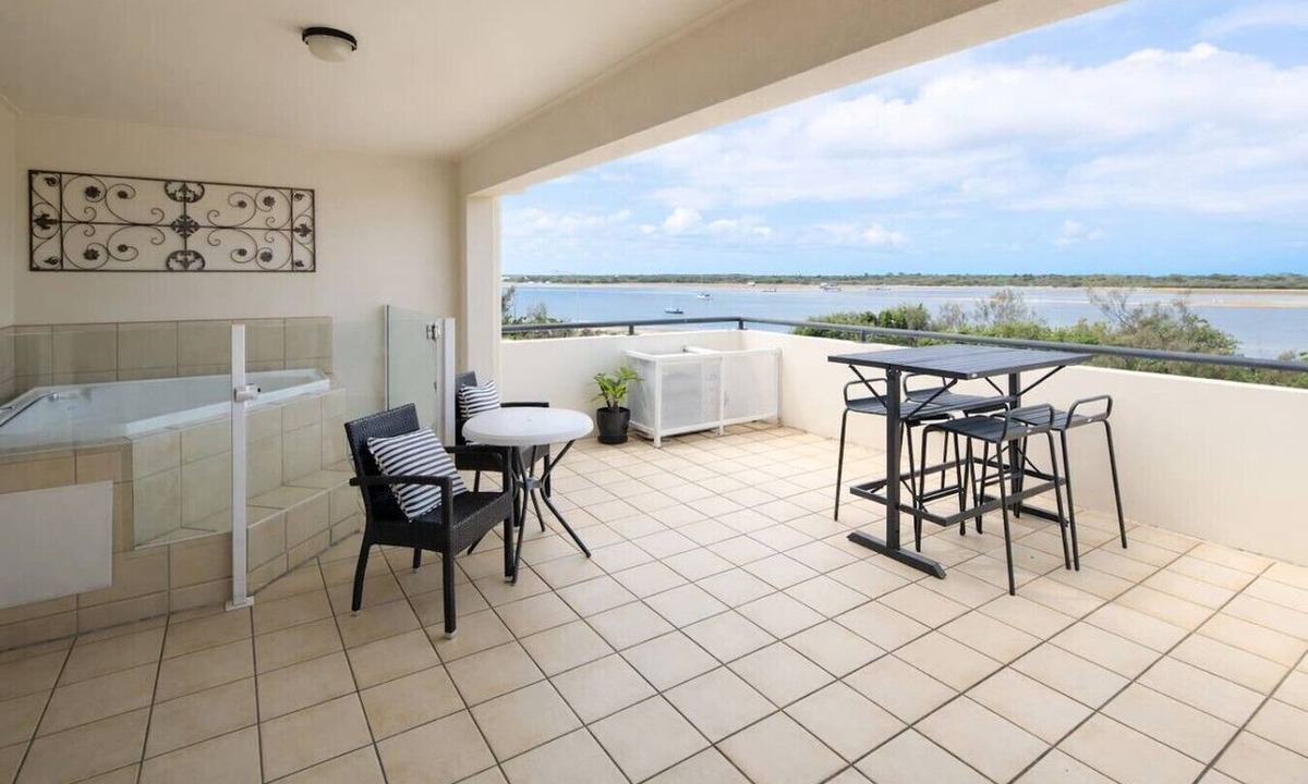 Labrador Apartment | Spacious 3BR Retreat | Pool, Spa & Great Location