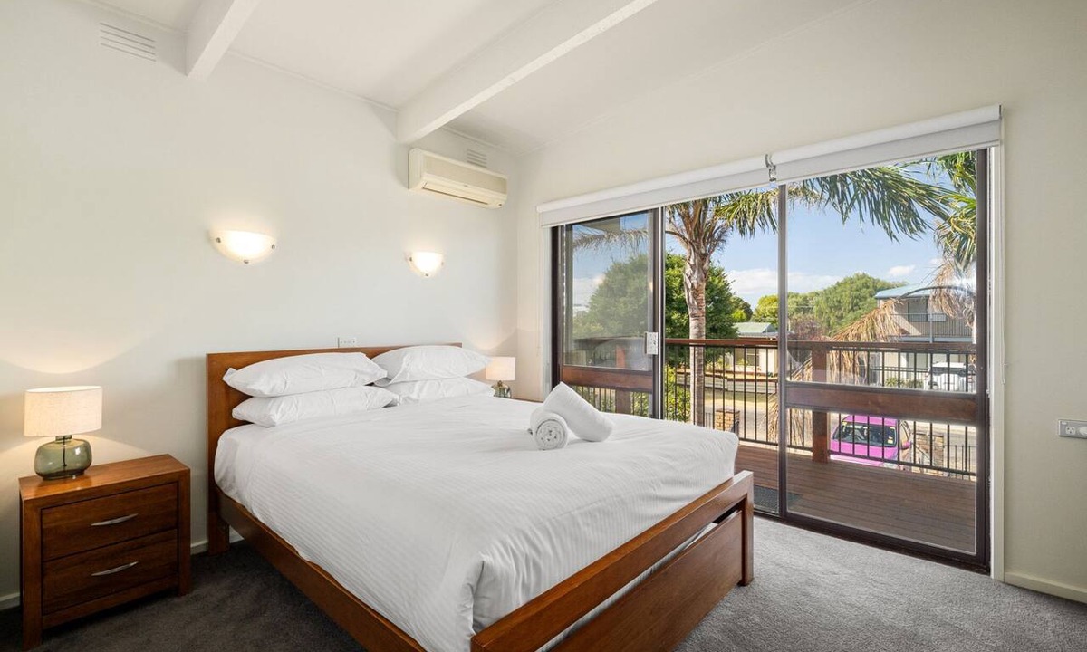 Capel Sound Apartment | Spacious 4-Bed Home 5-min from the Beach