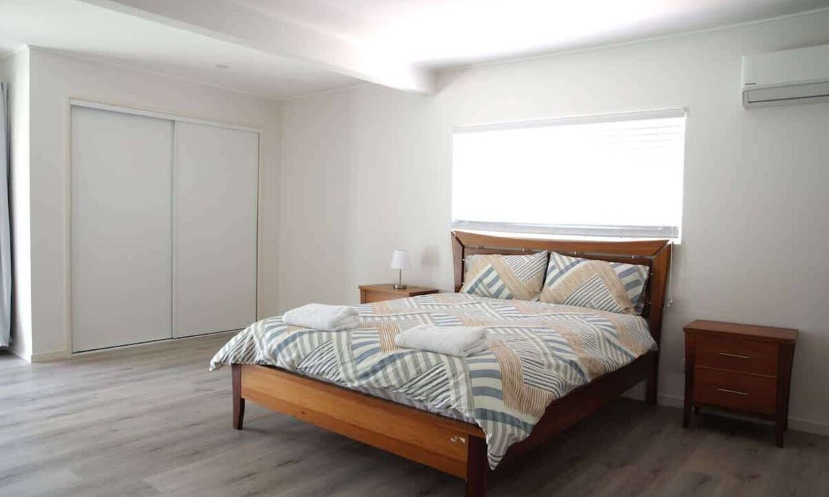 Algester House | spacious 4 bedroom house in Algester