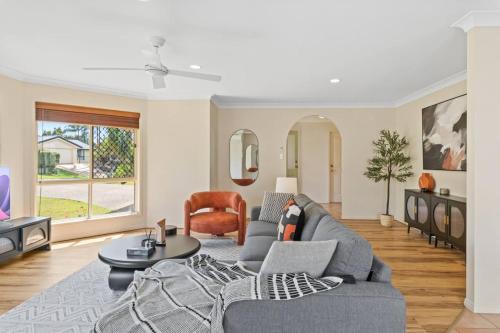 Capalaba House | Spacious 4BR Family Home in Capalaba Local Charm