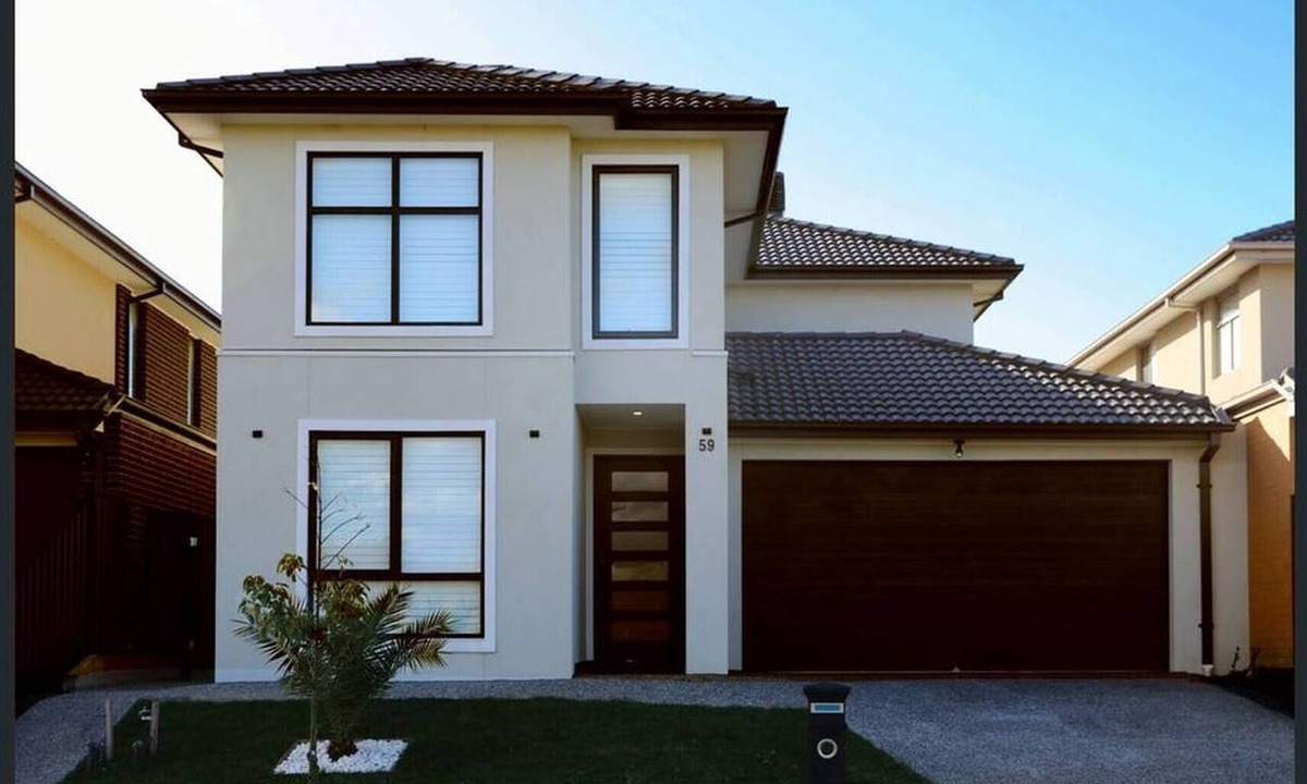 Clyde House | Spacious, Bright Clyde Stay Near Parks & Shop