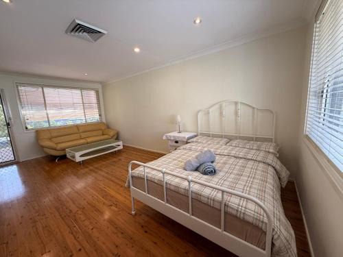 Winston Hills House | Spacious Double Room P Winston Hills