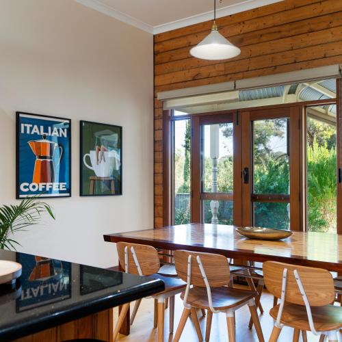 Castlemaine House | Spacious Goldfields Retreat - Central & Charming