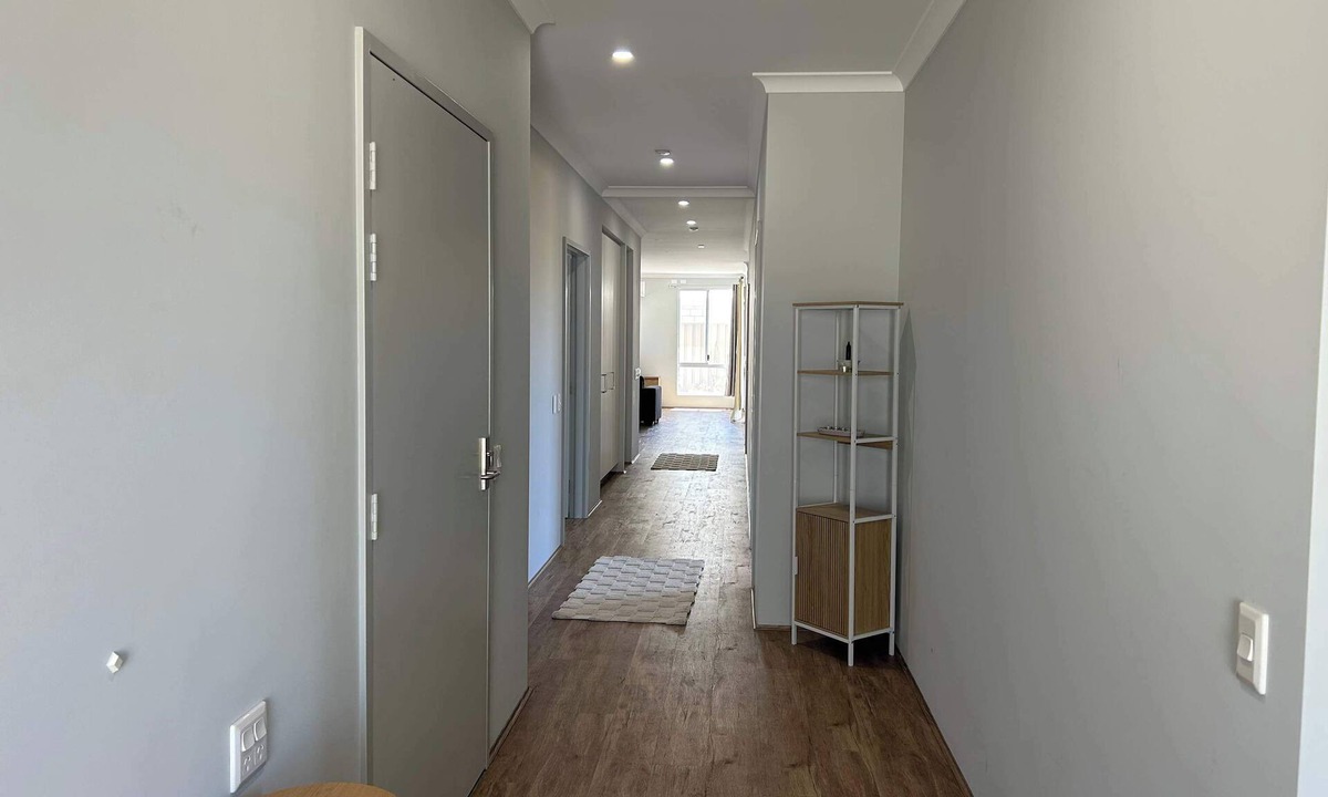 Karnup House | Spacious Karnup Home with 4 Bedrooms, Modern Kitchen & Private Parking