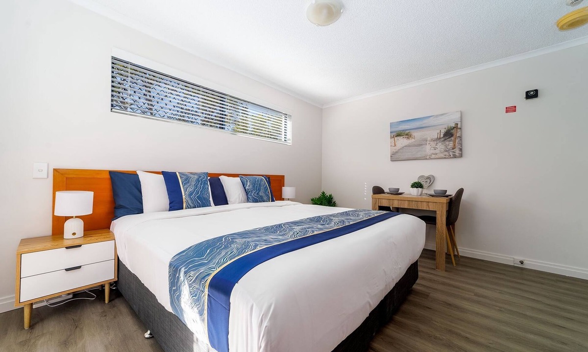 Urangan Apartment | Spacious Mantra Hotel Room