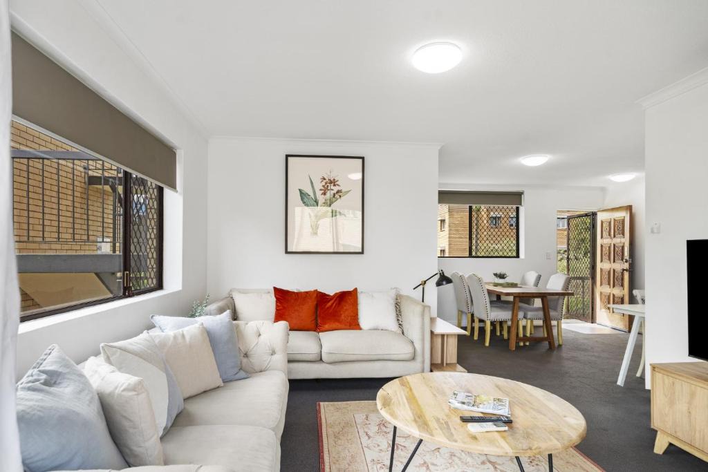 New Farm Apartment | Spacious New Farm Stay with Balcony and Secure Parking