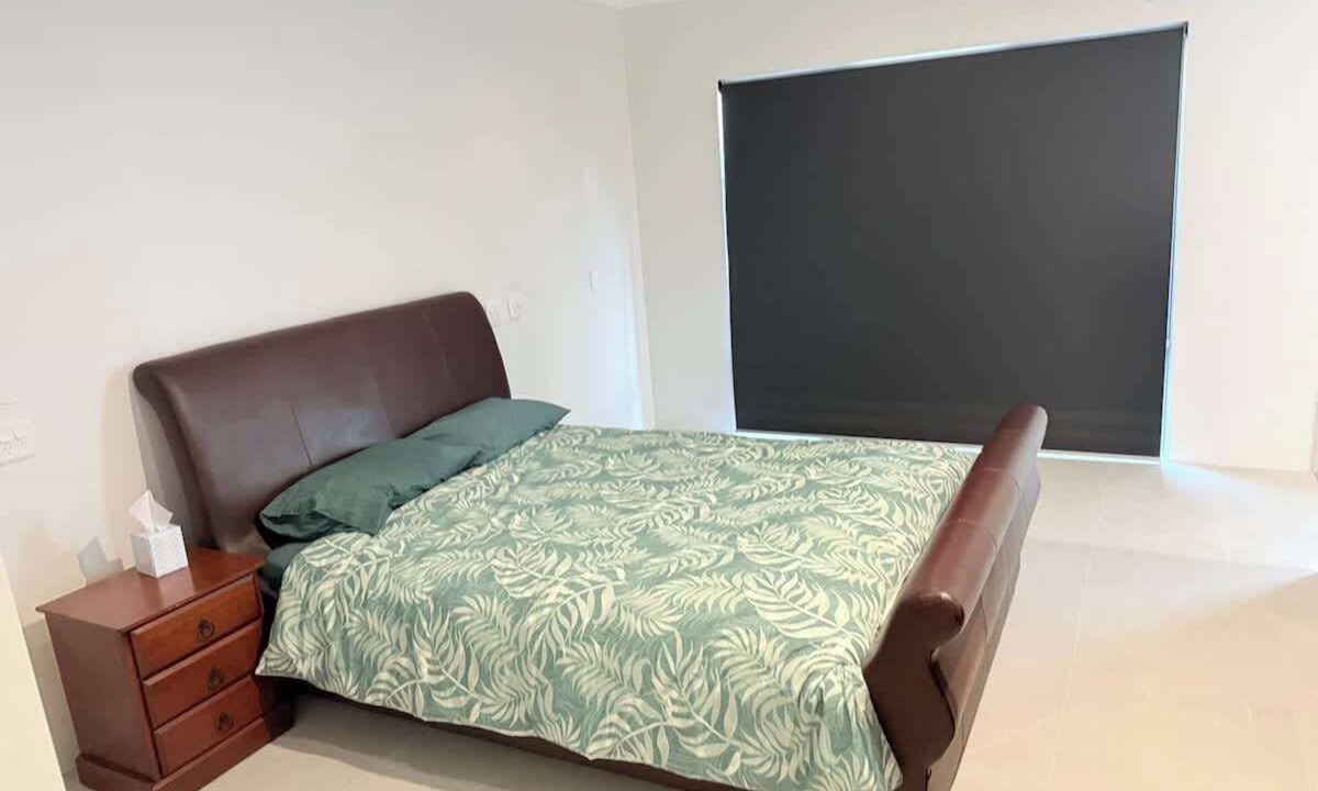 Piara Waters House | Spacious Piara Waters Home: 4 Bedrooms, Modern Kitchen & Fantastic Accessible Design