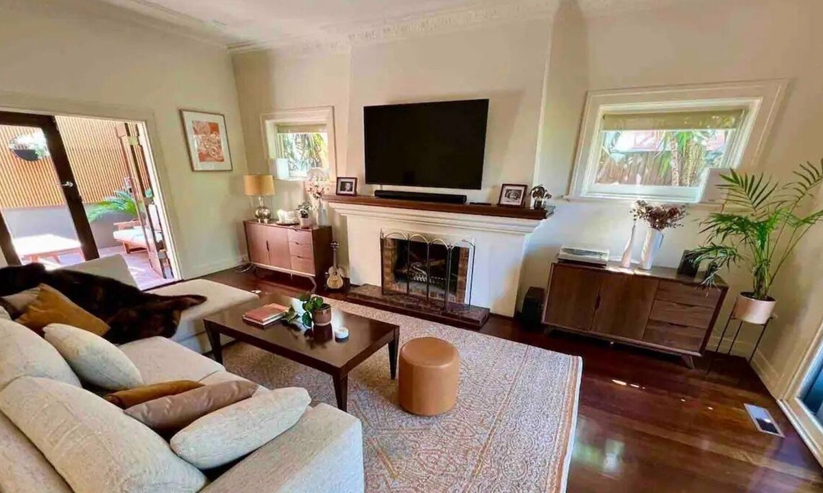Caulfield North House | Spacious renovated Art Deco house