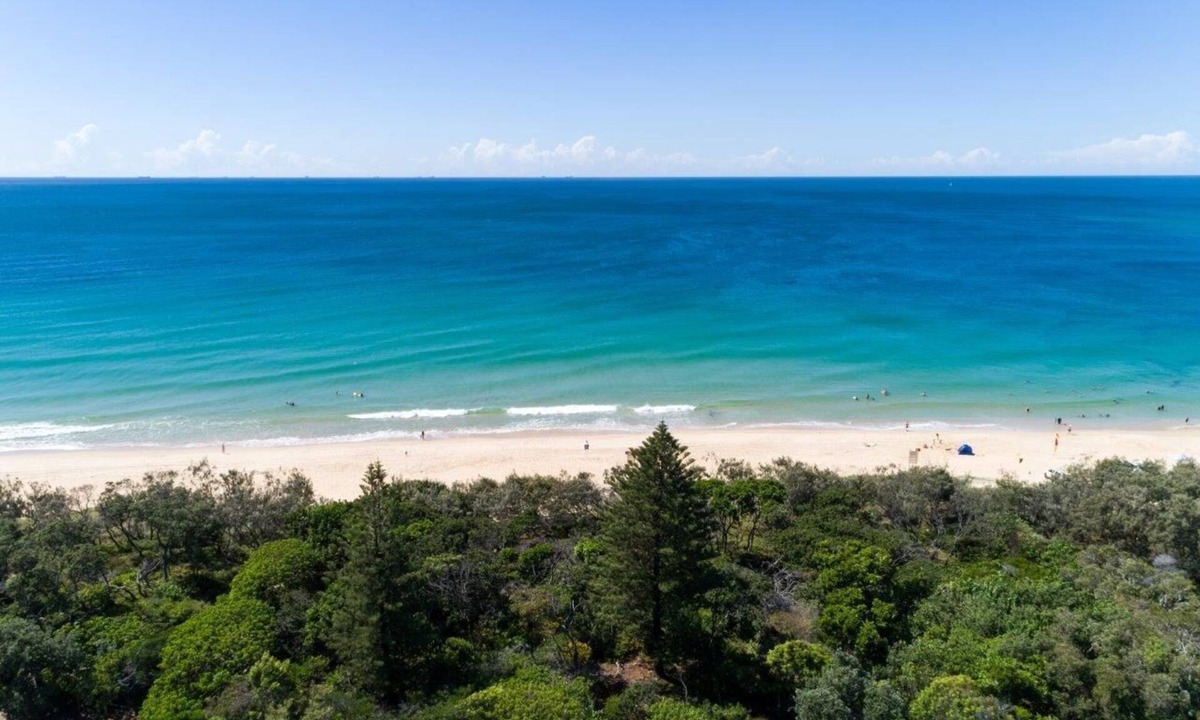 Dicky Beach Apartment | Spacious Seaside Oasis on Dicky Beach