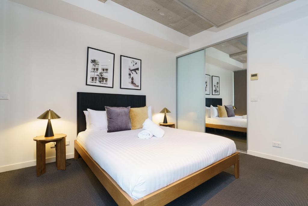 Braddon Apartment | Spacious Studio in a Prime Braddon Location - Hosted by Canstay