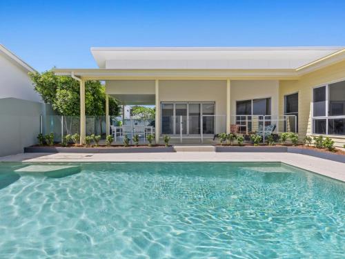 Kingscliff House | Splash House at Kingscliff - Pet Friendly with Pool