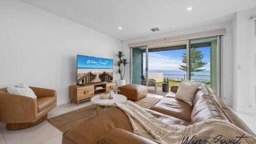 Christies Beach House | Splendour By The Sea By Wine Coast Holidays