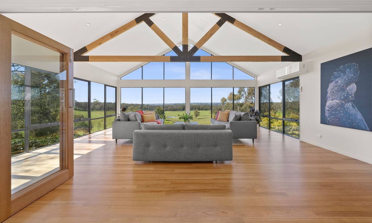 Spring Hill House | Springhill Views-Country Retreat-sleeps12