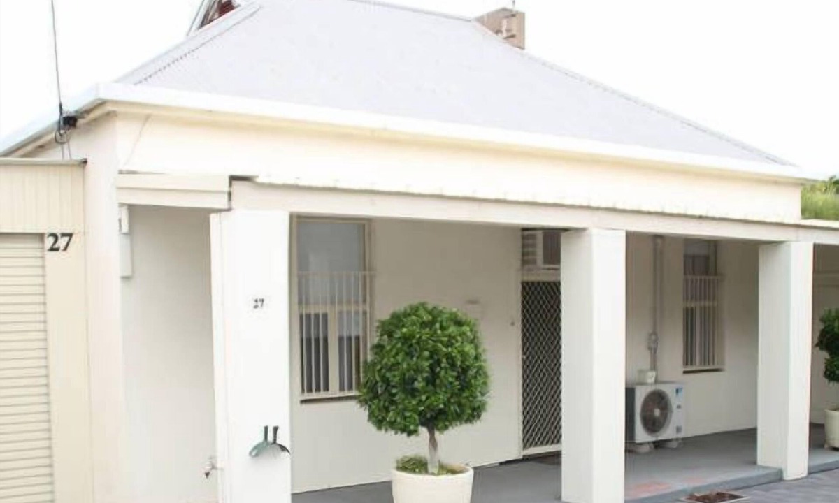 Davenport House | Squatters Cottage - "wheel chair friendly"