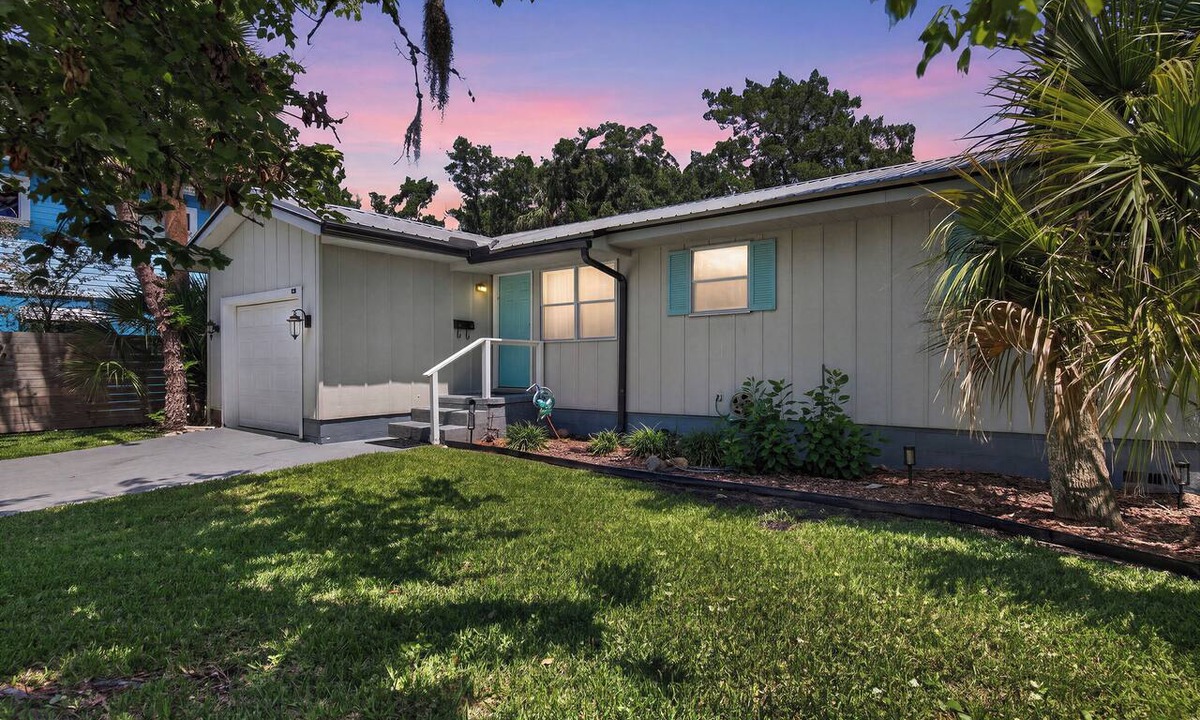 St. Augustine House | St Augustine Anastasia House close to Downtown & Beaches, King beds in each room