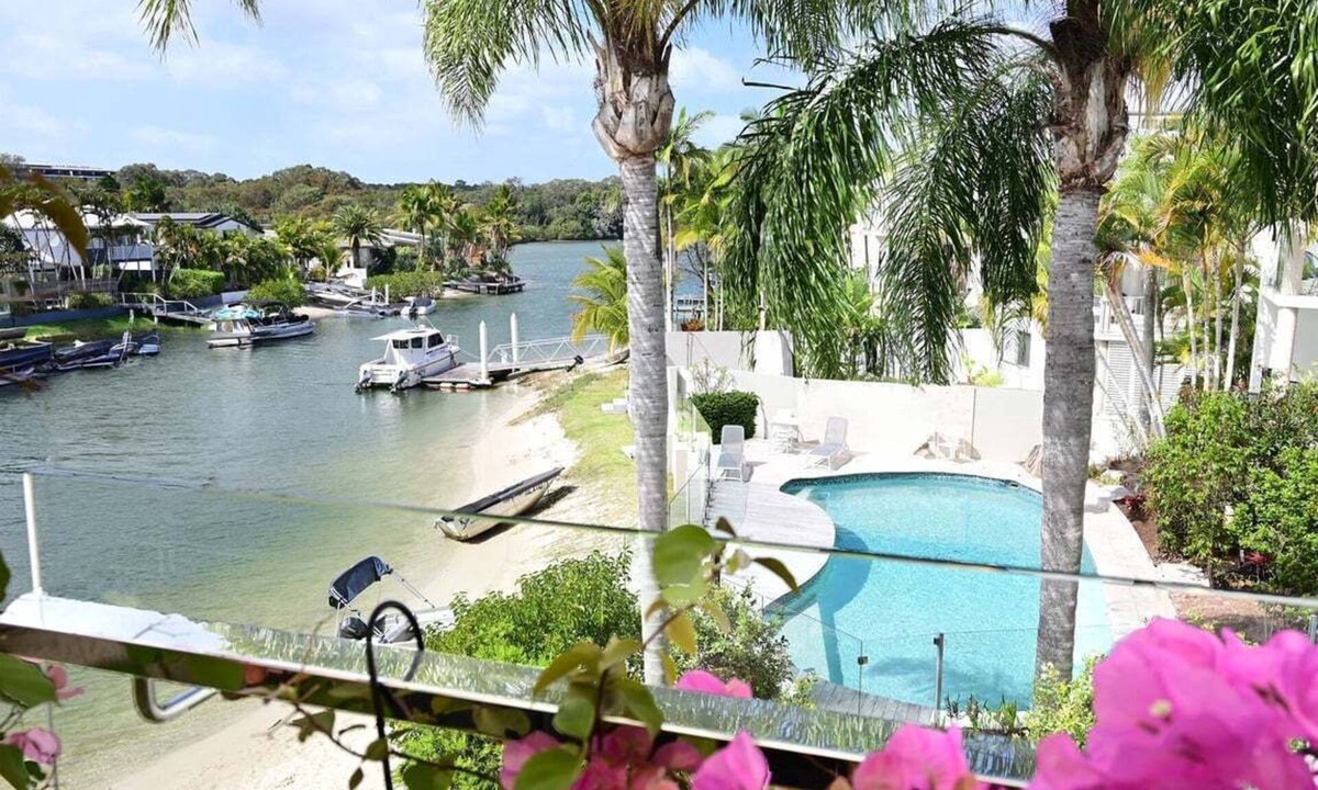 Noosa Heads Resort | St Tropez 8 - Waterfront Retreat with Rooftop Spa & Sauna