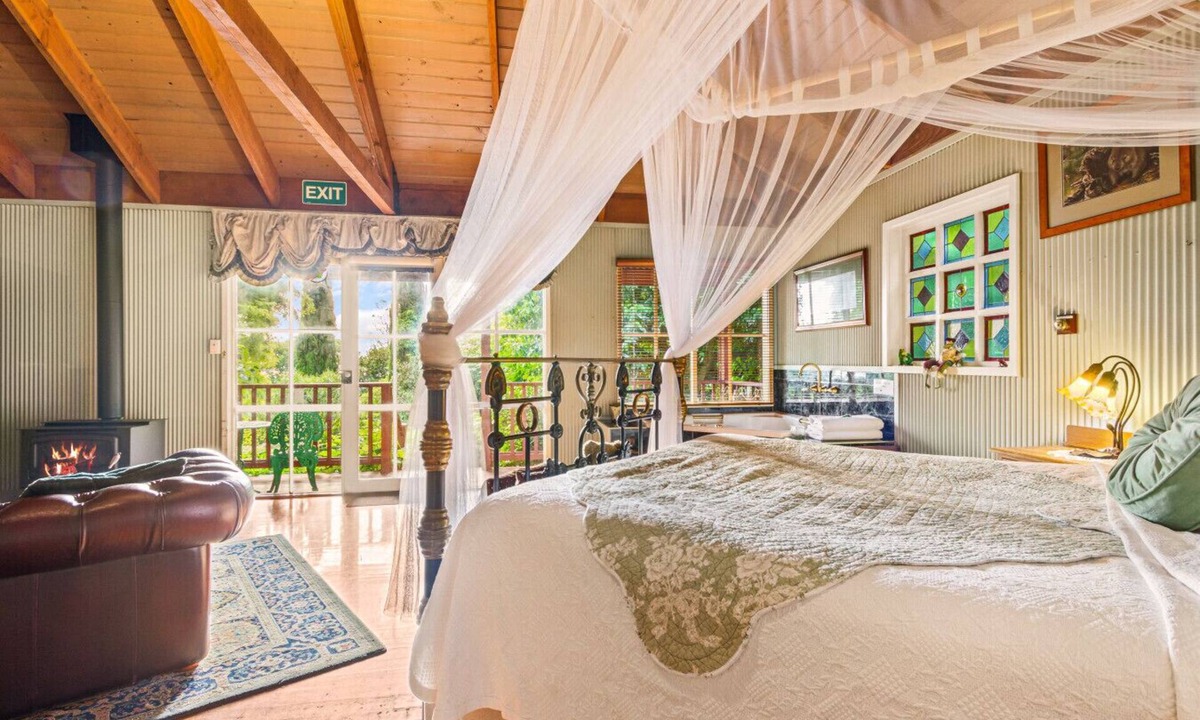 Mount Dandenong Cabin | StayAU Windsong Cottage Idyllic Getaway Dandenong
